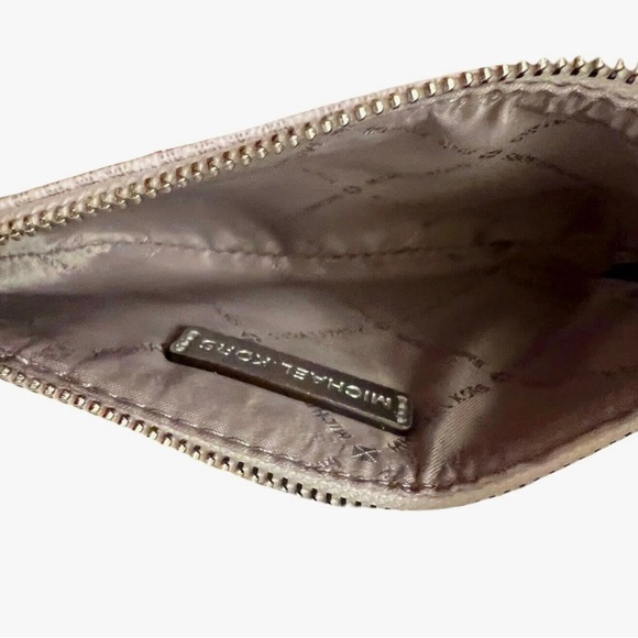 NWT Michael Kors Ski Print Jet Set Girl's Trio
Wristlet Set - Picture 3 of 4